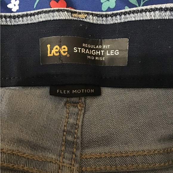 Women’s size 18 Lee regular fit straight leg mid rise, flex motion jeans, cc - Picture 5 of 12